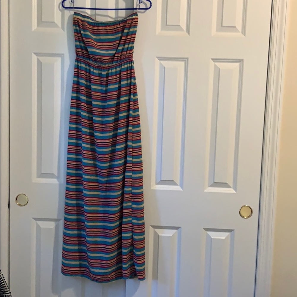 Striped, summer-perfect maxi dress